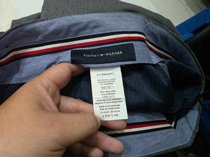 Pantalon Recto De Vestir Tommy Hilfiger 32x30 Gris (Usado)