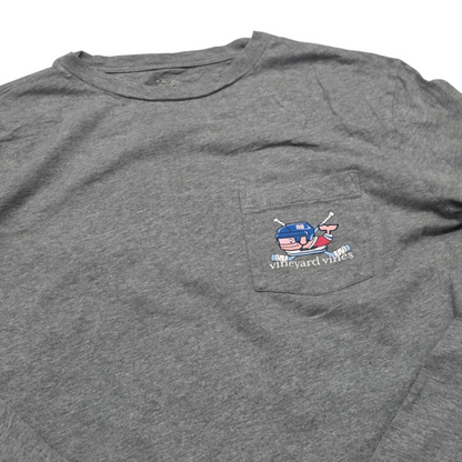 Playera Vineyard Vines Chico S Ballena Hockey Manga Larga (Usado)