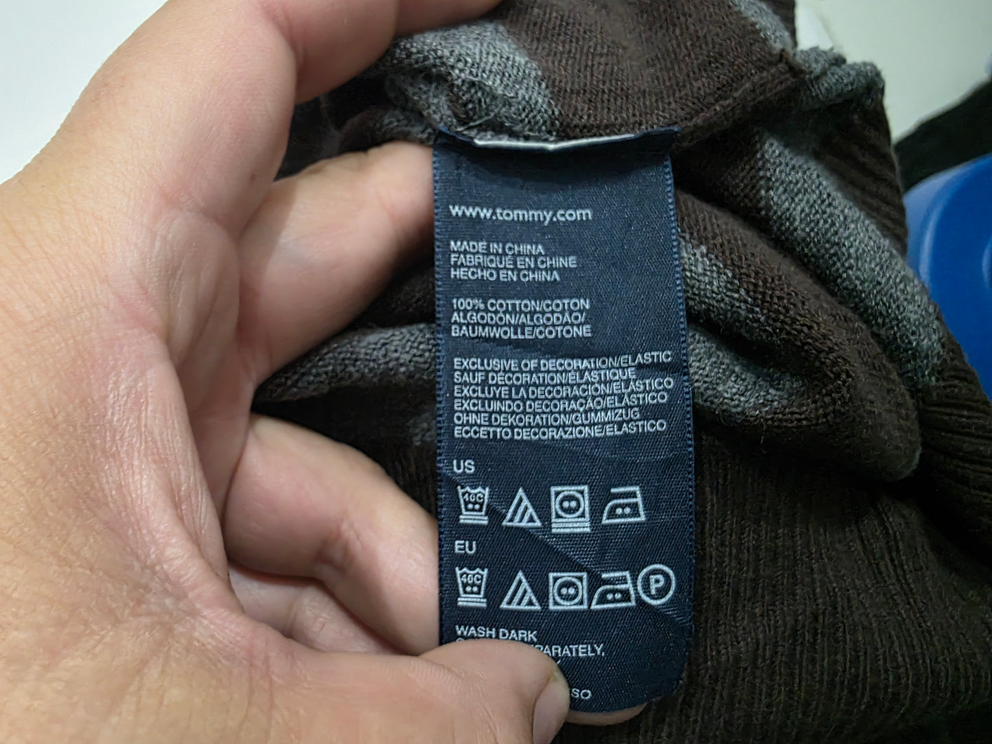 Sueter Tommy Hilfiger Grande L Cafe Y Gris Lineas (Usado)