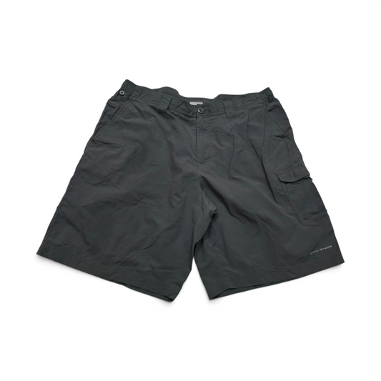 Bermuda Columbia Talla 38 Gris (Usado)