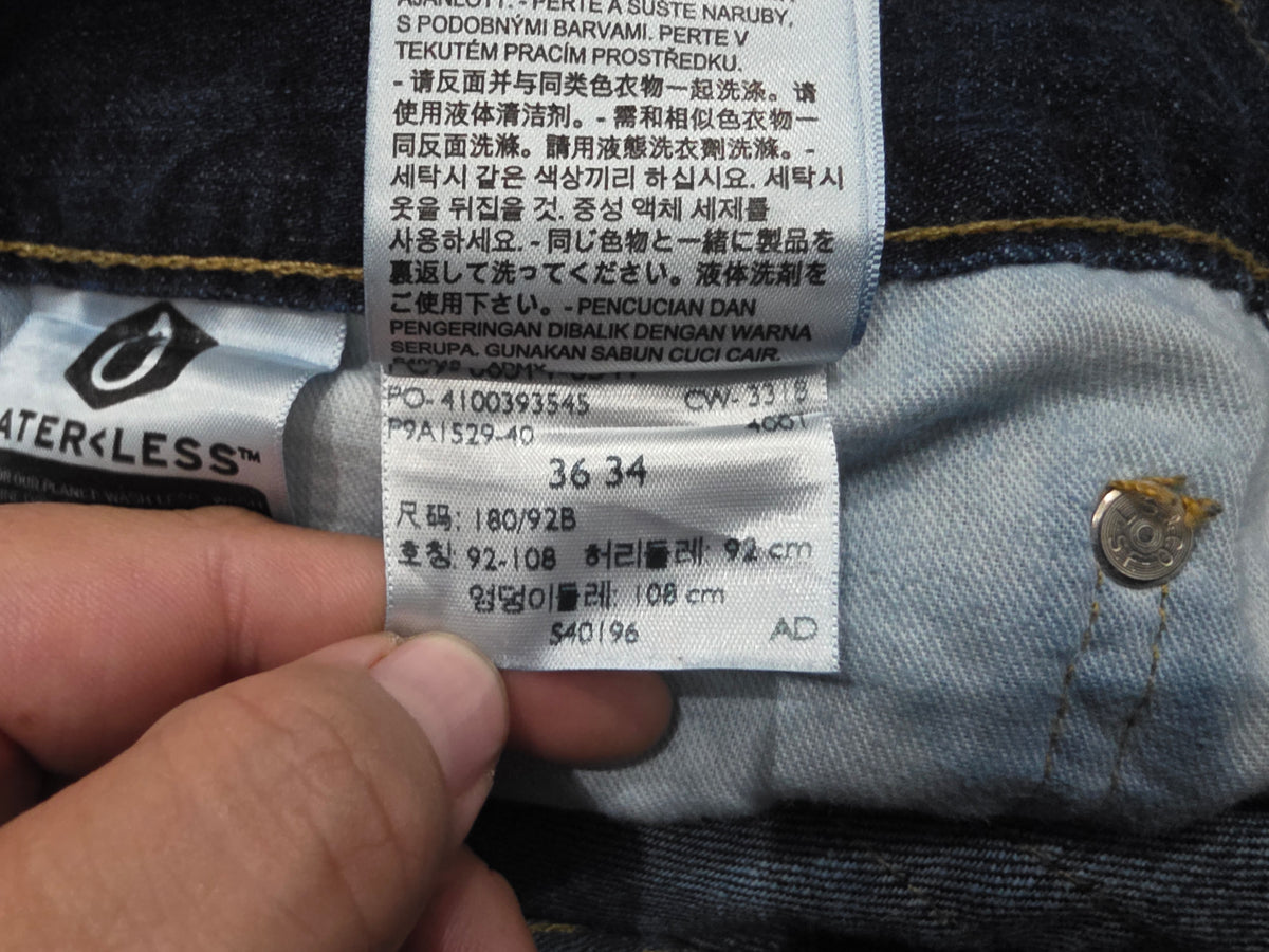 Pantalon Recto Levis 514 36x34 Azul Marino (Usado)
