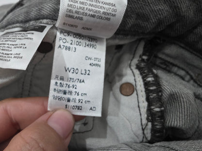 Pantalon Levis 501 30x32 Recto Gris (Usado)