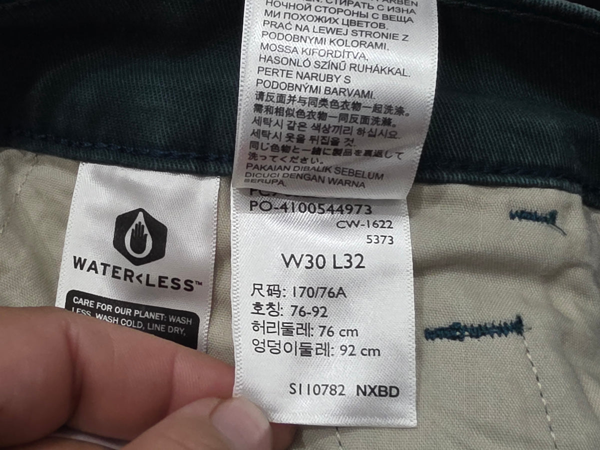 Pantalon Levis 30x32 XX Chino Standard Fit verde (NUEVO)
