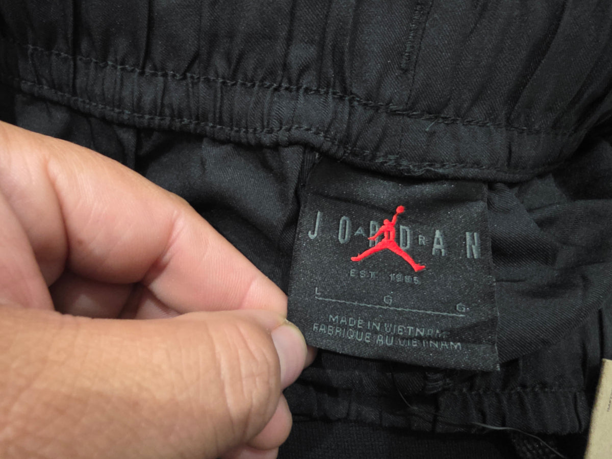 Pants Jordan Grande L Negro Con Rojo (Usado)