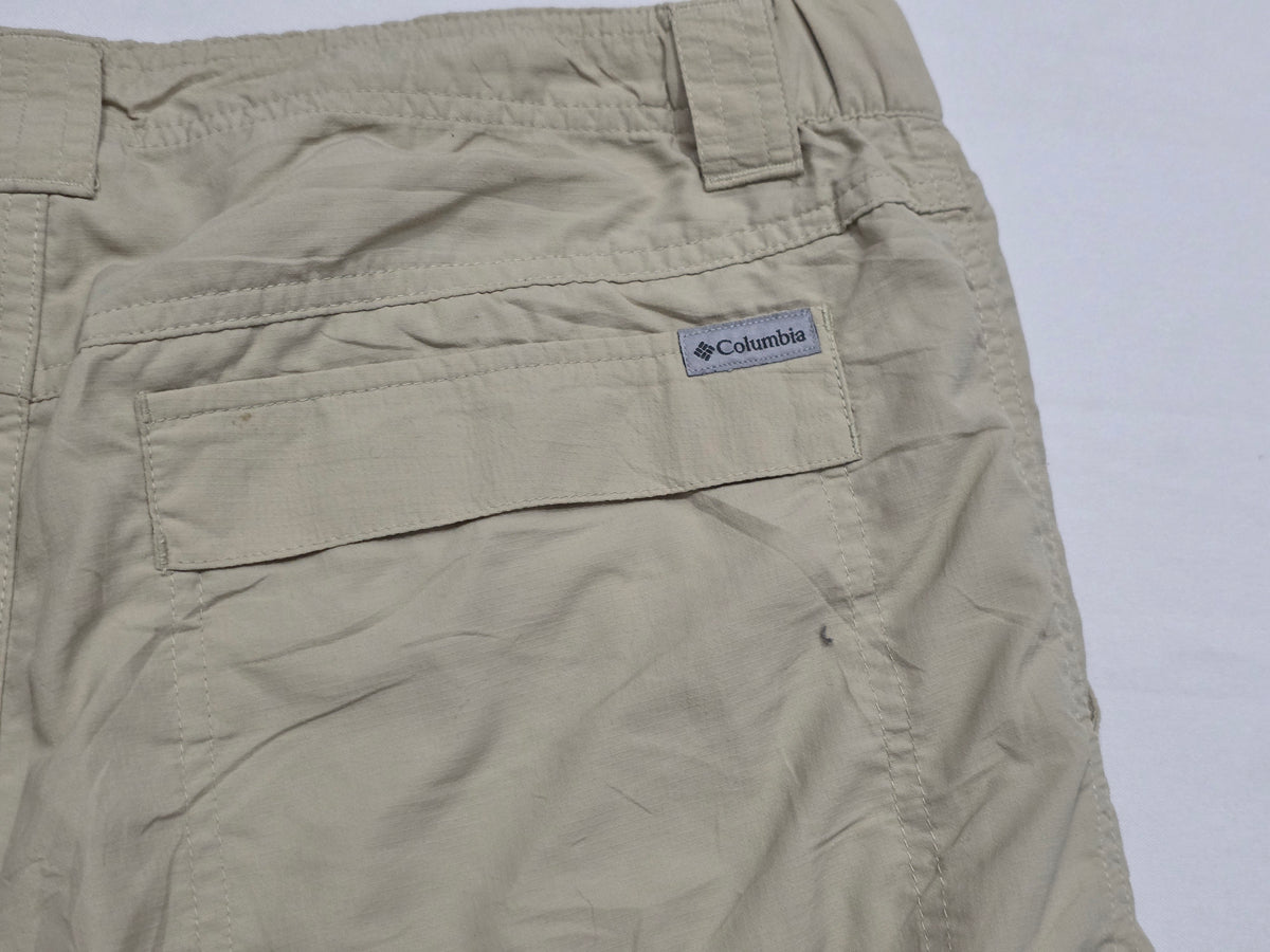 Bermuda Columbia Talla 36 Caqui (Usado)