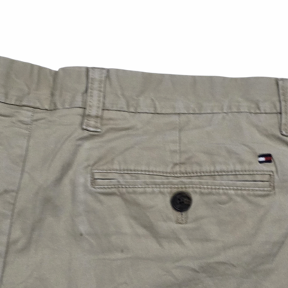Bermuda Tommy Hilfiger Talla 34 Cafe (Usado)