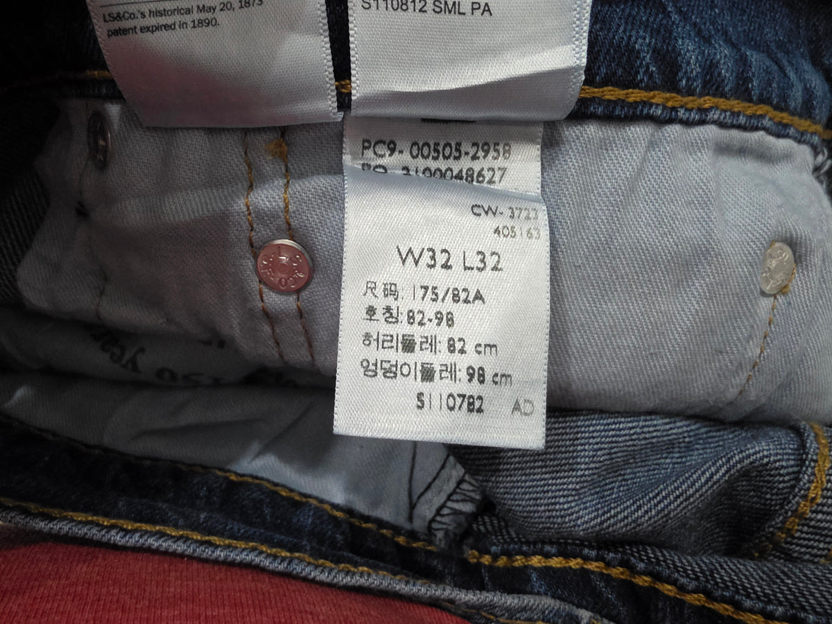 Pantalon Levis 505 32x32 Recto Azul Marino (Usado)