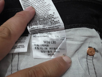 Pantalon Levis 501 36x30 Negro Recto (Usado)