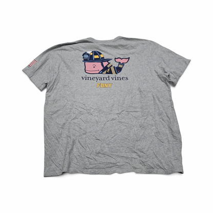 Playera Vineyard Vines 2xl Gris New York (Usado)