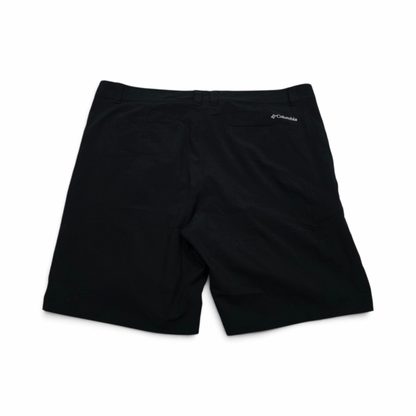 Bermuda Columbia Talla 42 Negro (Usado)