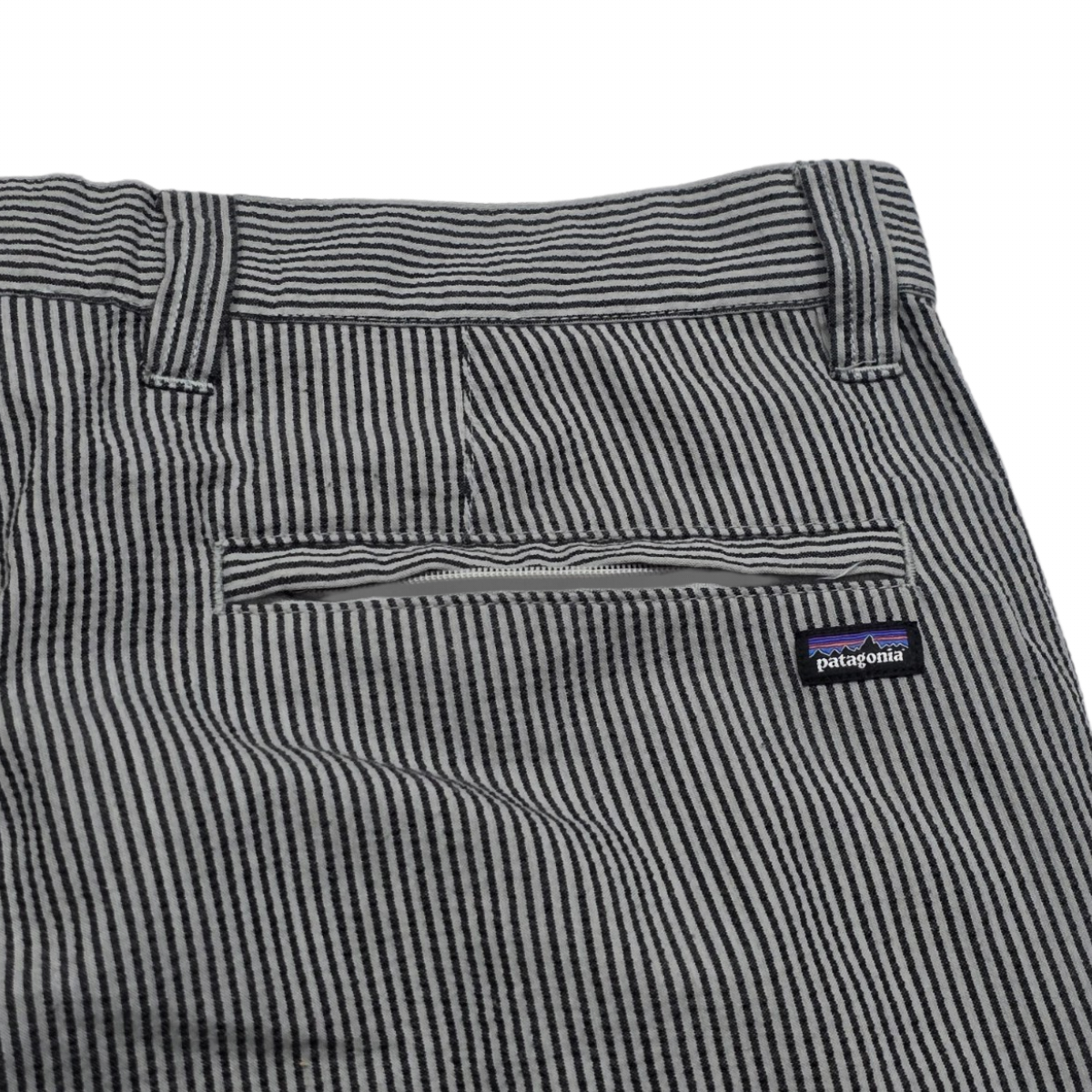 Bermuda Patagonia Talla 32 Lineas Gris Y Negro (Usado)
