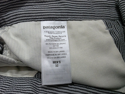 Bermuda Patagonia Talla 32 Lineas Gris Y Negro (Usado)
