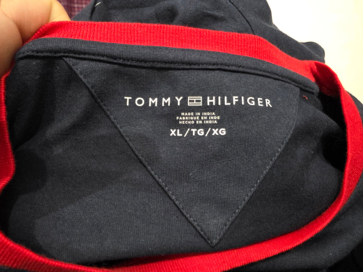 Playera Tommy Hilfiger Xgrande Xl Azul Letras (Usado)
