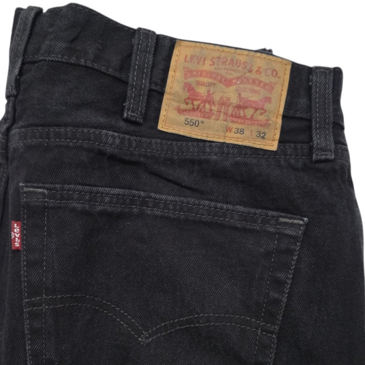 Pantalón Levi's 550 38x32 Recto Negro (Usado)