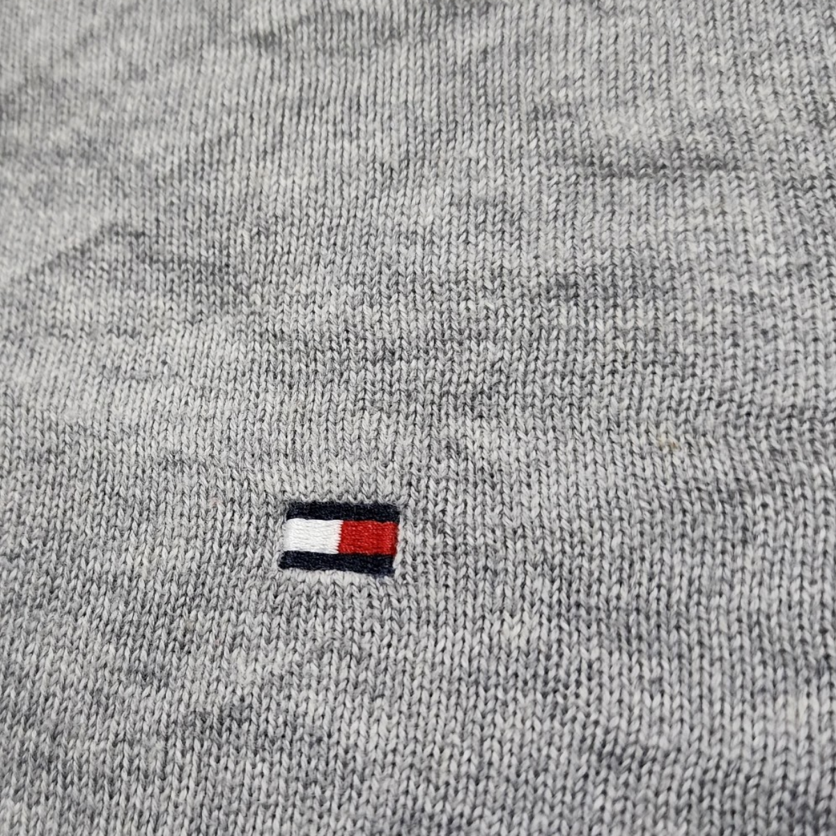 Sueter Tommy Hilfiger 2xl Gris