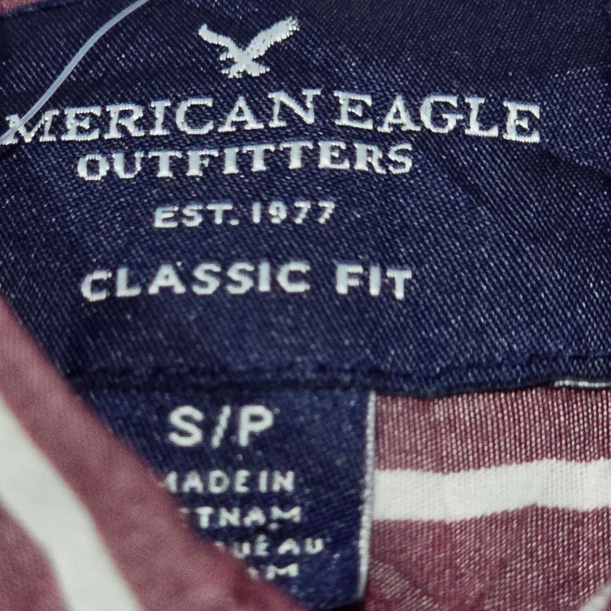 Camisa American Eagle Chico S Classic Fit Lineas Vino