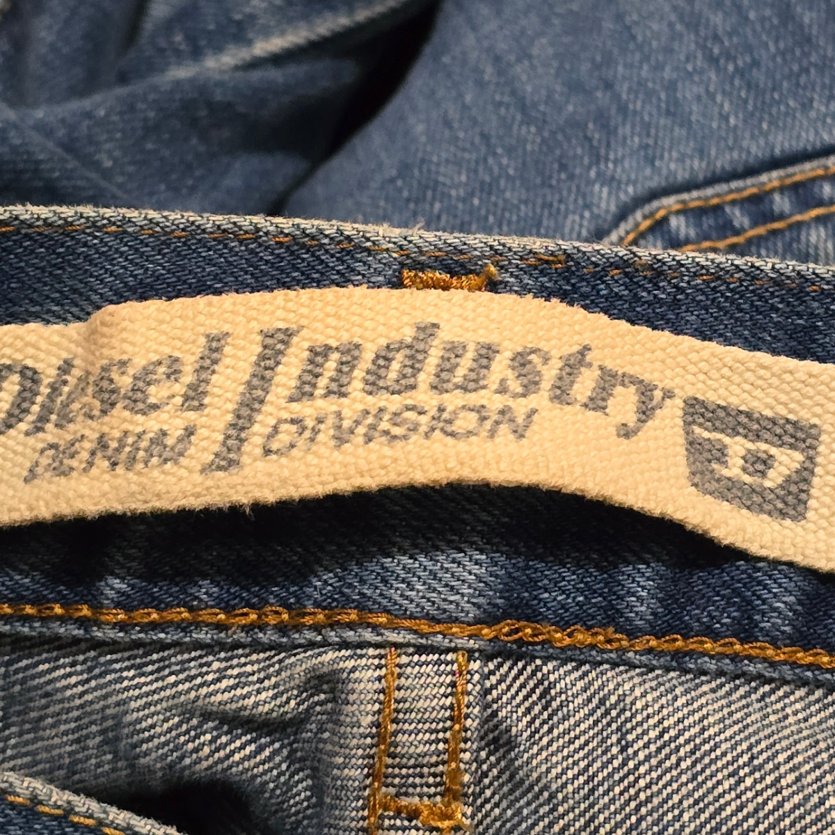 Pantalon Diesel 26x32 Slim Bota