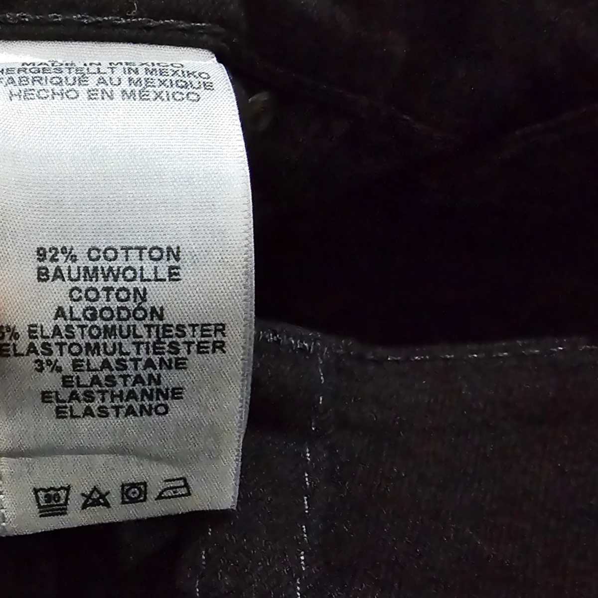 Short Mezclilla True Religion Negro Talla 38 (Usado)