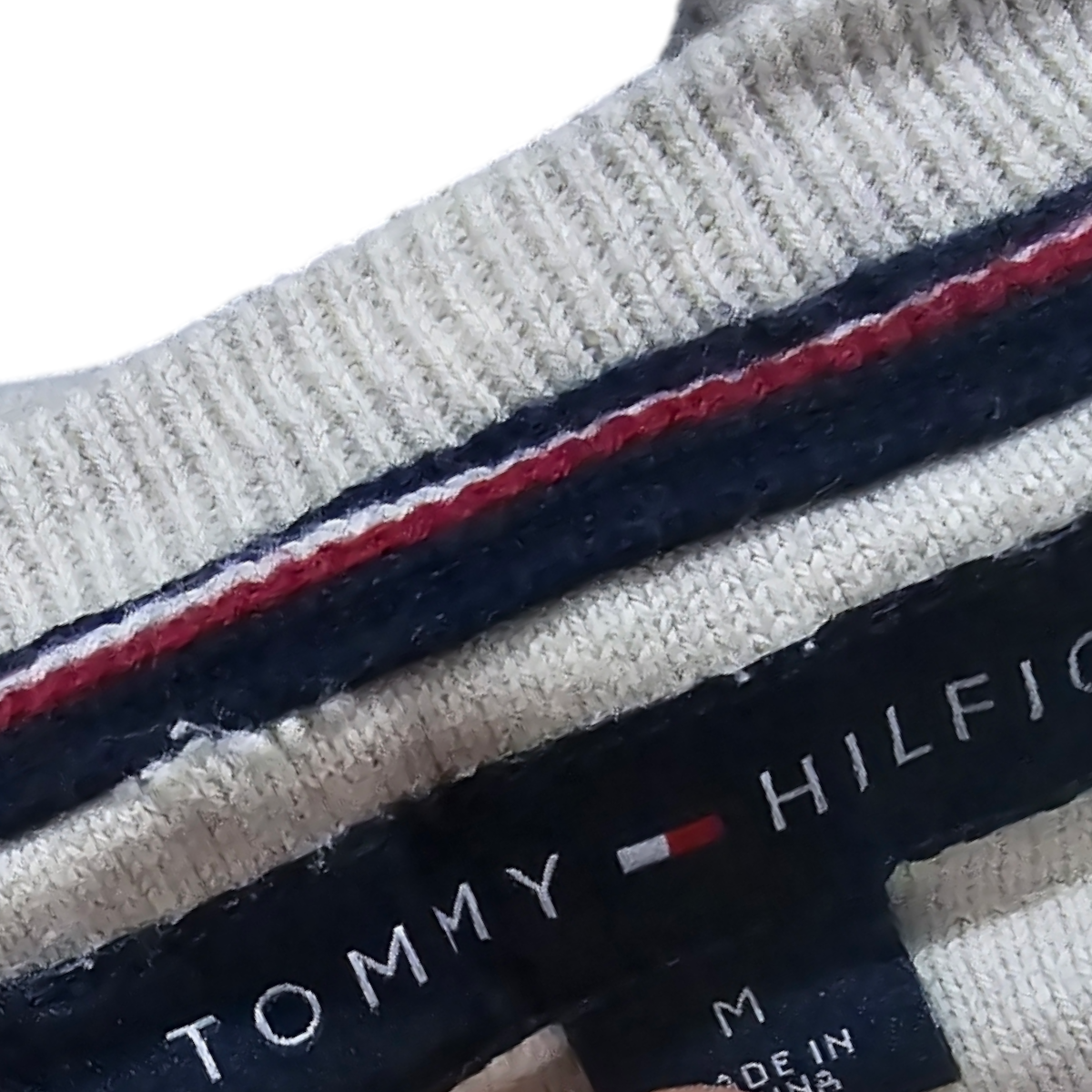 Sueter Tommy Hilfiger Mediana M Beige Figuras