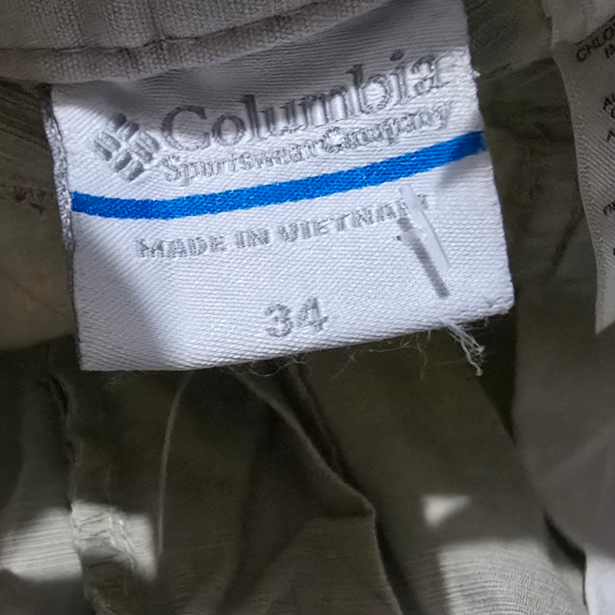 Bermuda Columbia Cargo Talla 34 Beige Oscuro