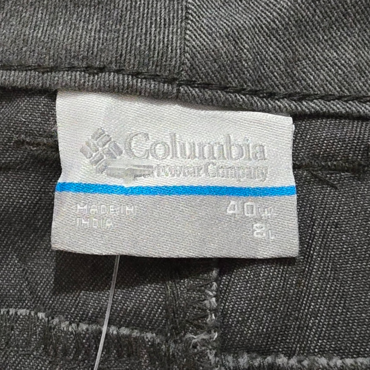 Bermuda Columbia Talla 40 Gris