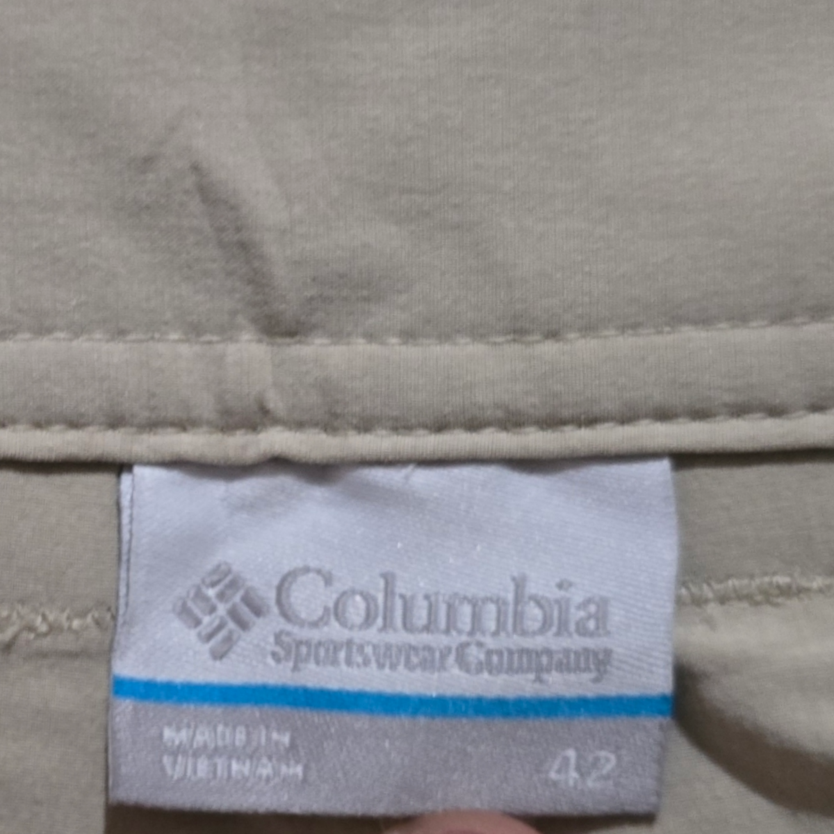 Bermuda Columbia Talla 42 XXL Beige