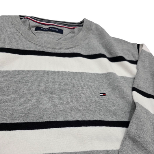 Sueter Tommy Hilfiger Grande L Gris Con Lineas Blancas