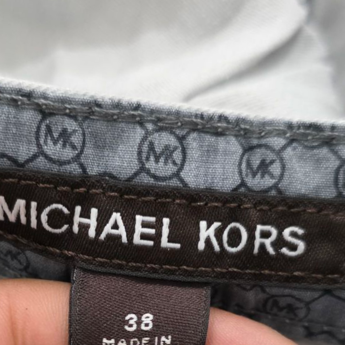 Bermuda Michael Kors Talla 38 Gris