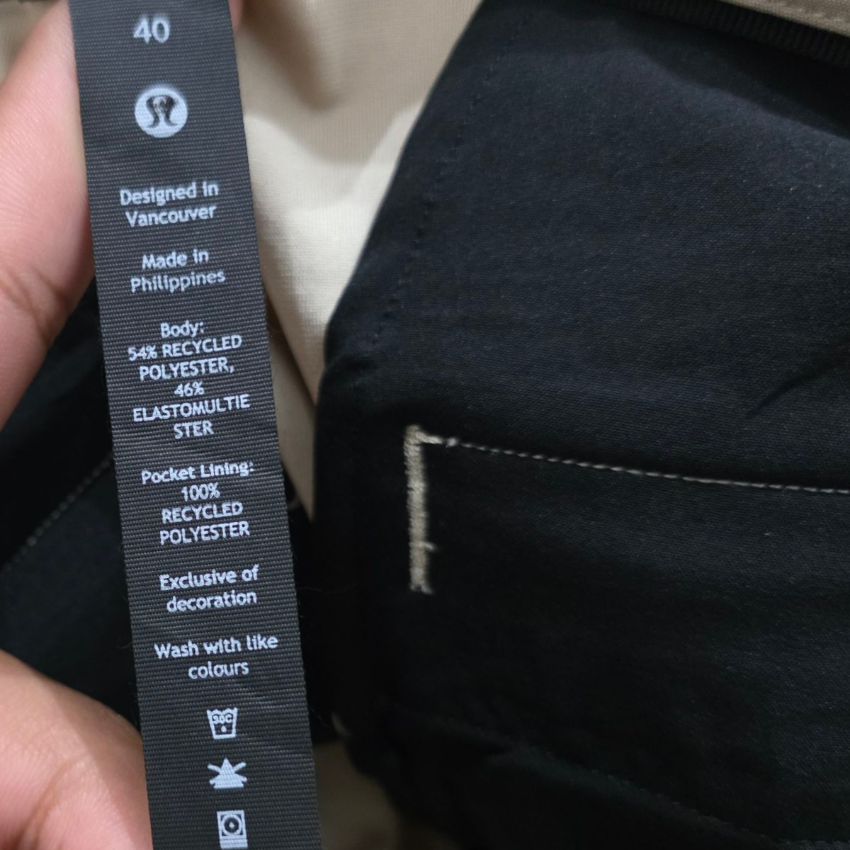 Bermuda Lululemon Talla 40 Cafe