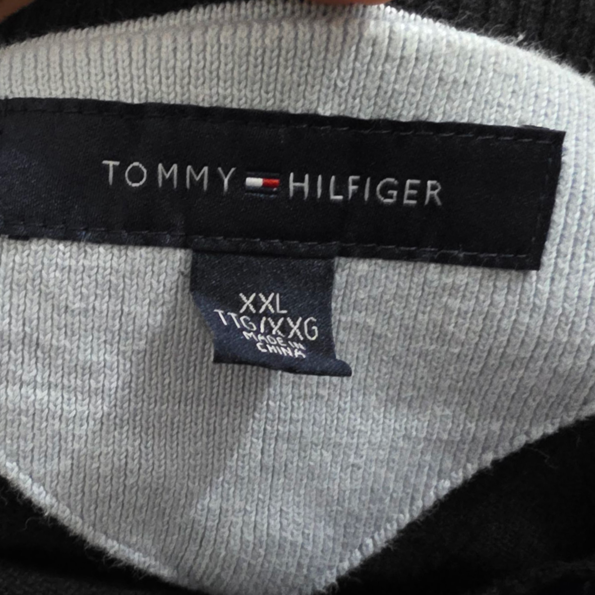 Sueter Tommy Hilfiger Xxl Negro Figuras