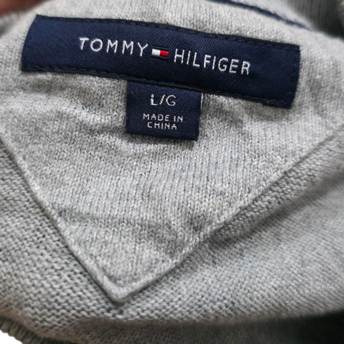 Sueter Tommy Hilfiger Grande L Gris