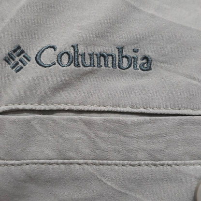 Bermuda Columbia Talla 40 Omni Shield Cafe